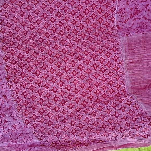 Sleevless pink lace top - Picture 2 of 6
